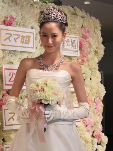 河北麻友子、総額３億円ウェディングドレス姿披露「２０代のうちに結婚したい」（スポーツ報知） - Yahoo!ニュース