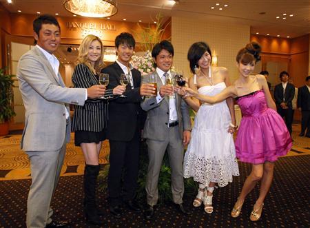 アラサー以上女性芸能人のドレスアップ画像