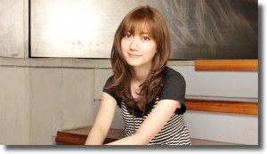 「北川景子みたい！」波瑠が封印した「茶髪ロング＆ギャルメイク」を女性が称賛