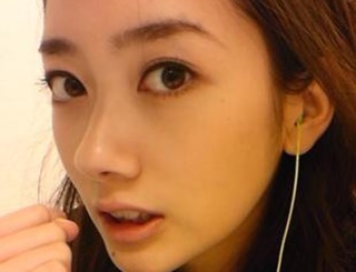 「北川景子みたい！」波瑠が封印した「茶髪ロング＆ギャルメイク」を女性が称賛