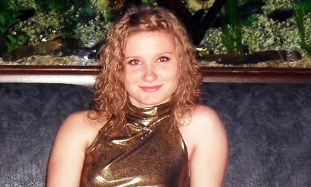 'Mum, the bear is eating me!': Final phone calls of woman, 19, who was eaten alive by brown bear and its three cubs | Daily Mail Online