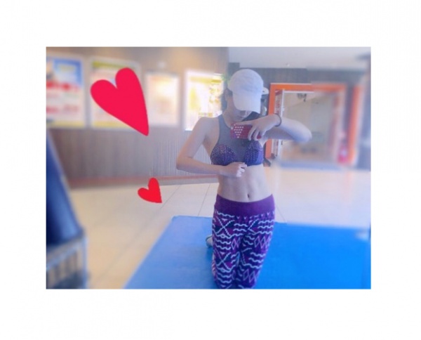 腹筋女子！