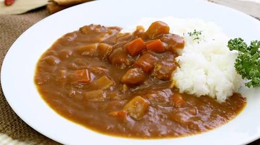暑い季節に熱いものを食べたい人！