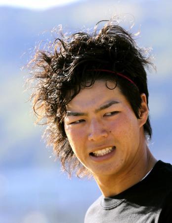 スポーツ選手のヘアスタイルを貼るトピ