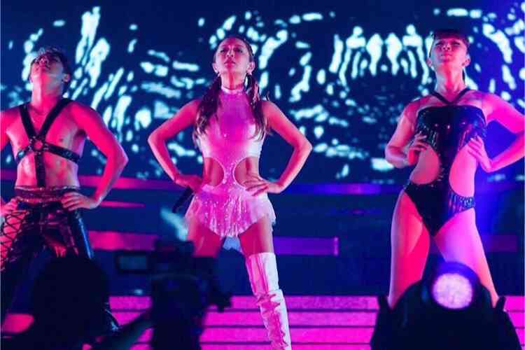 浜崎あゆみ水色セクシードレスで『a-nation』13度目のトリ