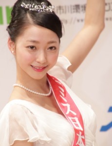 キム・ヨナが日本の芸能界デビューを狙って大整形手術