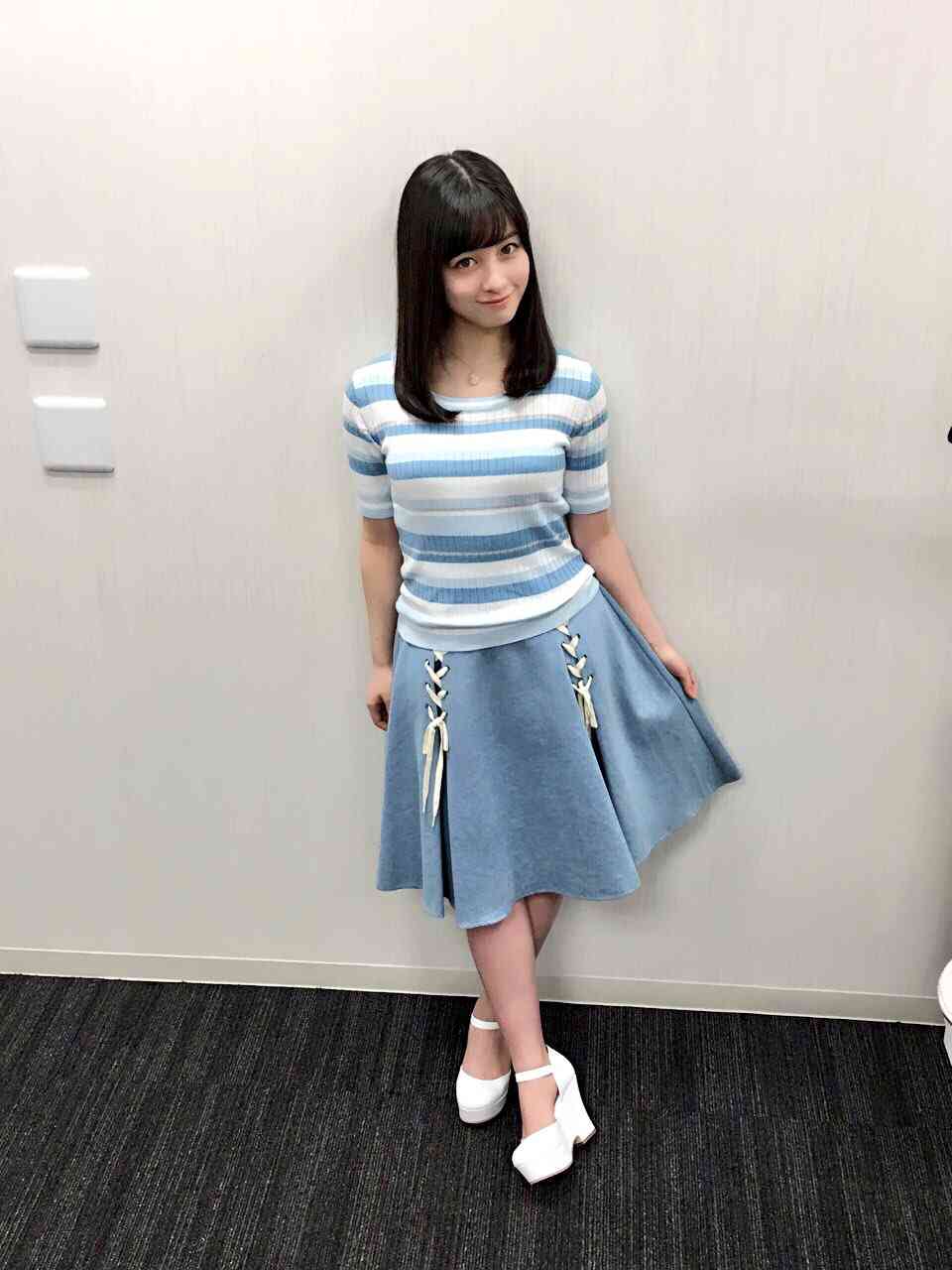 “天使すぎる花嫁”橋本環奈、結婚マガジン表紙でウエディング姿