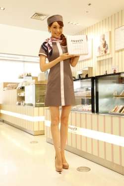 “天使すぎる花嫁”橋本環奈、結婚マガジン表紙でウエディング姿