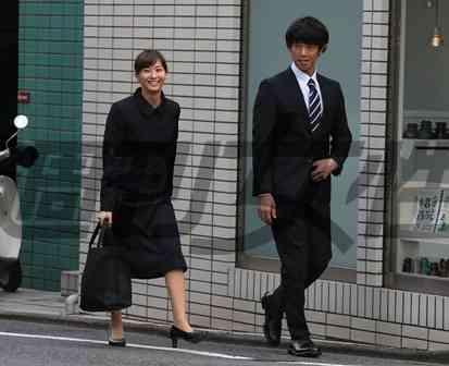 内田恭子のセレブ感満点ファッションで名門幼稚園ザワつく