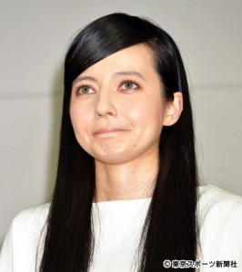 TOKIO山口達也の離婚会見で、ベッキーはまたしても逆風にさらされた？ (2016年8月5日掲載) - ライブドアニュース