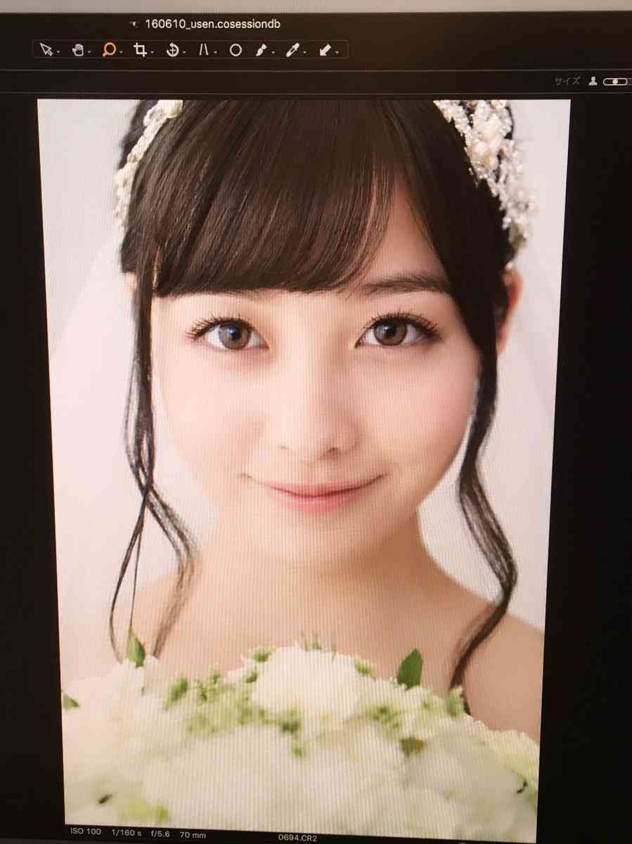 “天使すぎる花嫁”橋本環奈、結婚マガジン表紙でウエディング姿