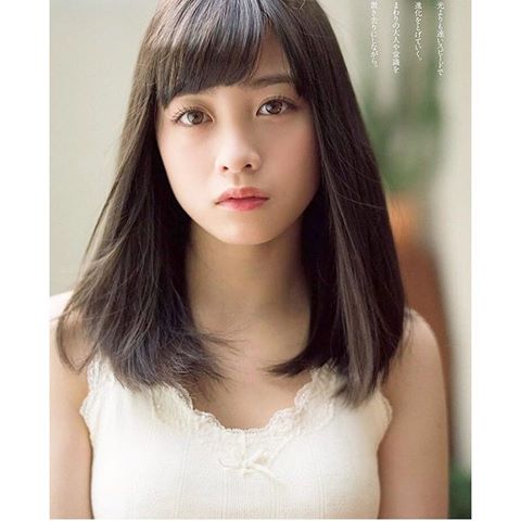 “天使すぎる花嫁”橋本環奈、結婚マガジン表紙でウエディング姿