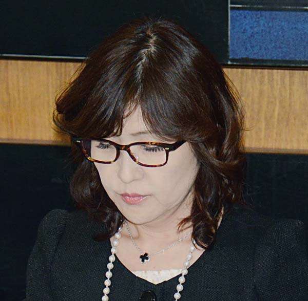 まるでバカンス ジブチ行き稲田防衛相の“服装”に批判続々 | 日刊ゲンダイDIGITAL