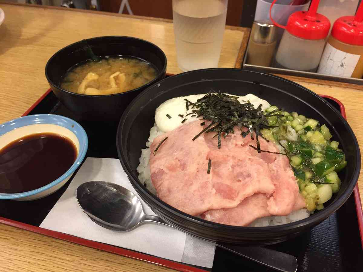 【画像】松屋の三食丼がヤバイ