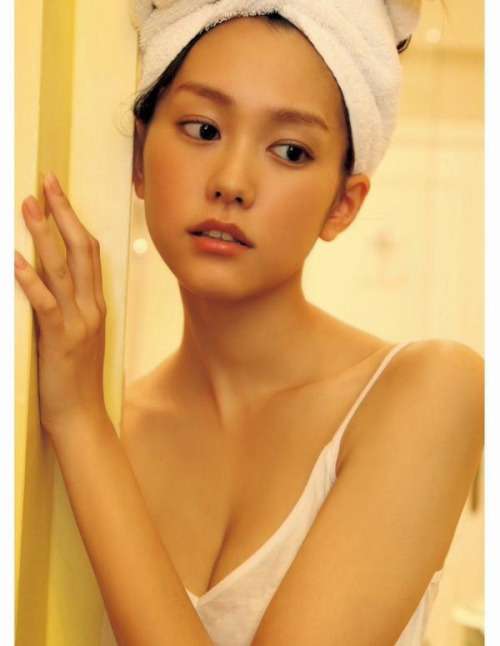 桐谷美玲、華奢すぎて「衣装NG多発」!? スタッフから漏れ出る不満の数々