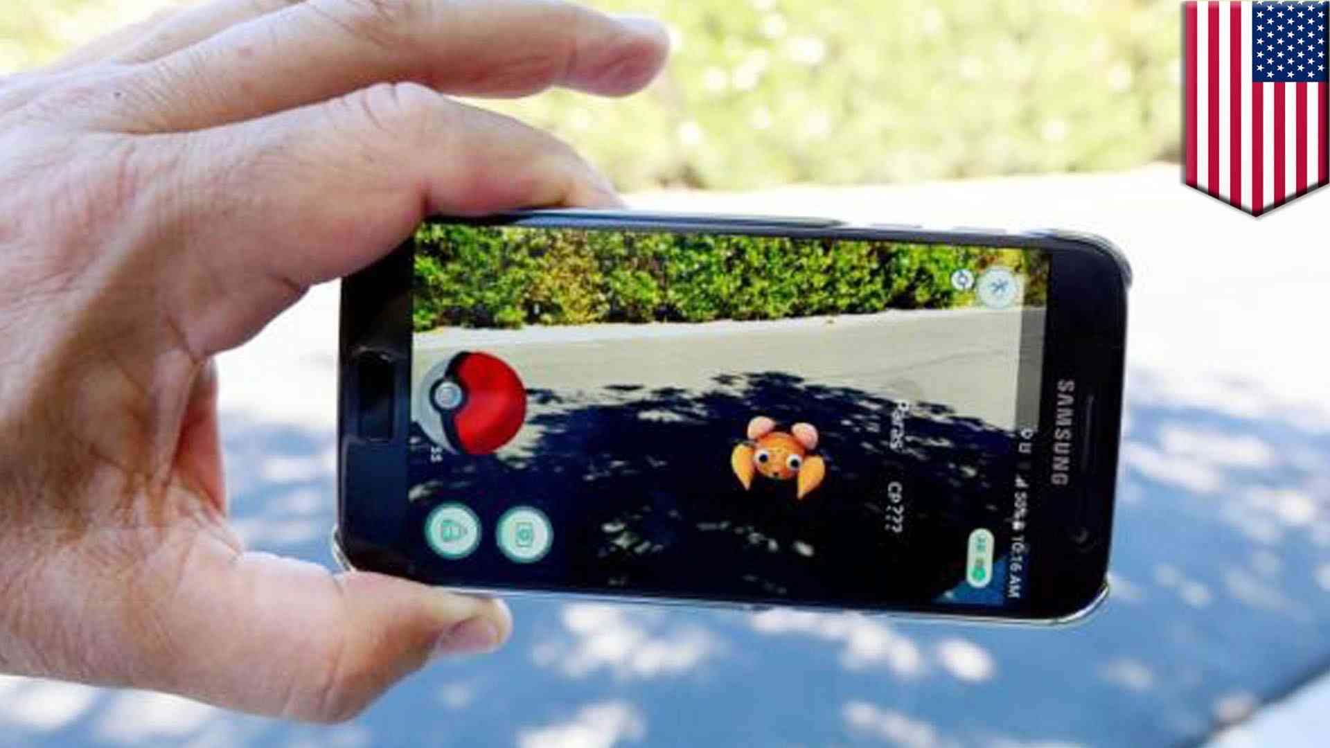 人気沸騰中アプリ「ポケモンGO」で崖から転落し2人負傷 - YouTube