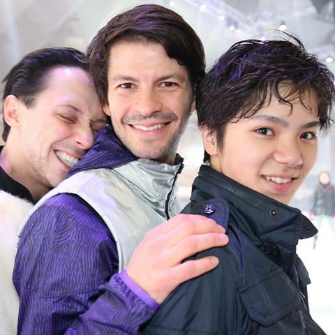 優しい笑顔をしてる画像