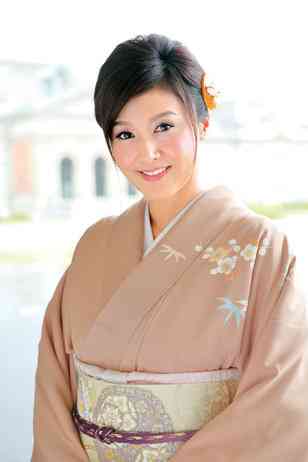 藤原紀香と片岡愛之助の挙式 引き出物は8万円以上の「水素の機器」か