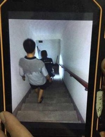 マンションの30階で妊婦が産気づくも、停電でエレベーター使えず！その時、医療スタッフがとった行動は…
