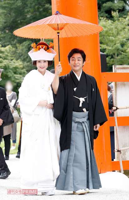 藤原紀香と片岡愛之助の挙式 引き出物は8万円以上の「水素の機器」か - ライブドアニュース