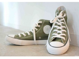 『MAISON DE REEFUR』とコンバースがコラボ♡ この秋ずっと履いていたいシックで洗練された大人顔スニーカーが登場 | マイナビニュース
