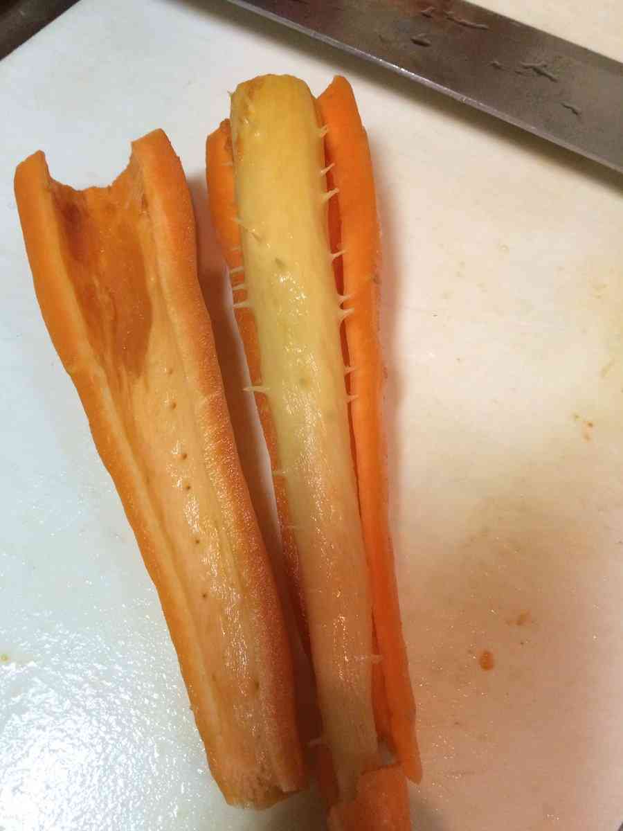 【閲覧注意?】ニンジンの様子がなにかおかしい…これって?