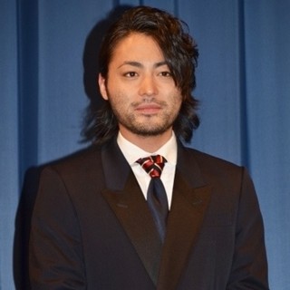 山田孝之、嵐への加入願望告白! 櫻井翔「リーダーの大野に聞いて」 | マイナビニュース