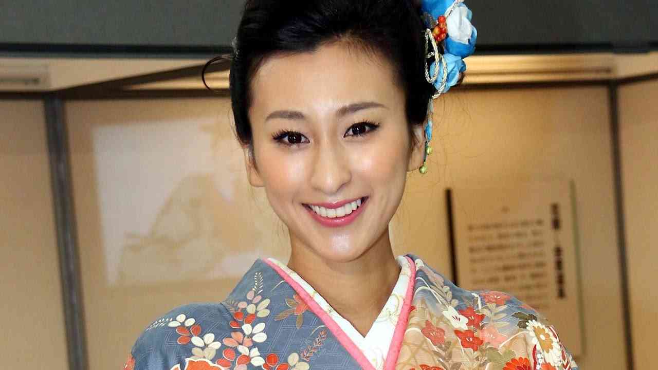 きつね顔が似合うファッション