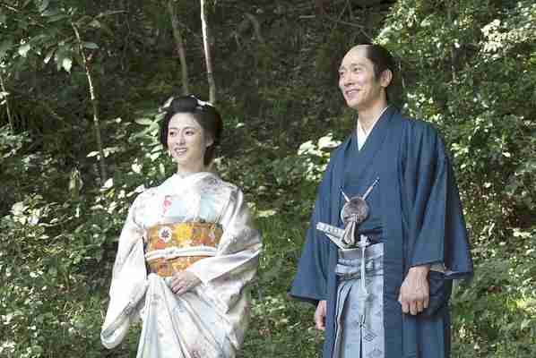 佐々木蔵之介、着物姿の深田恭子にメロメロ「ますます輝きが」 おもち“あ~ん”に大喜び