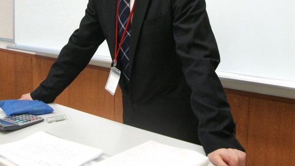 22時に学校に電話を掛け「なぜ帰っているのか」と怒るモンペに教員が嘆き「私達にも休む権利を」 | BuzzNews.JP