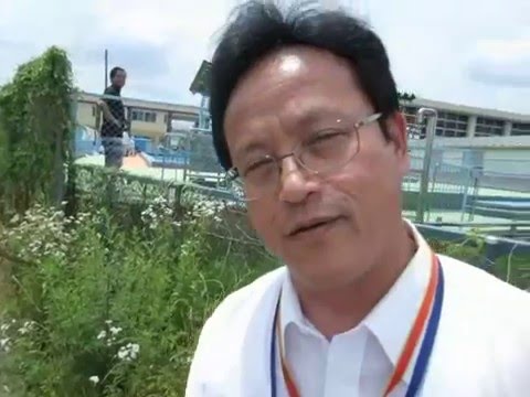 岩倉東小学校の教頭にプールに入っている子供を撮影していると通報された動画 - YouTube