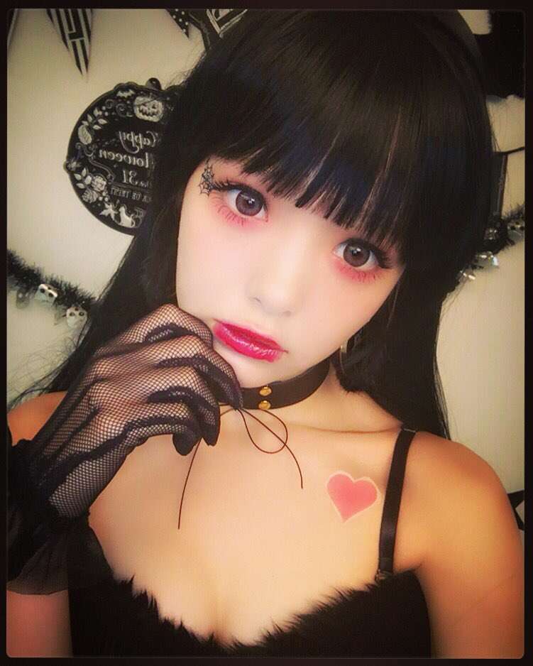 藤田ニコルが東京ガールズコレクションに出演 「別人」姿に観客騒然