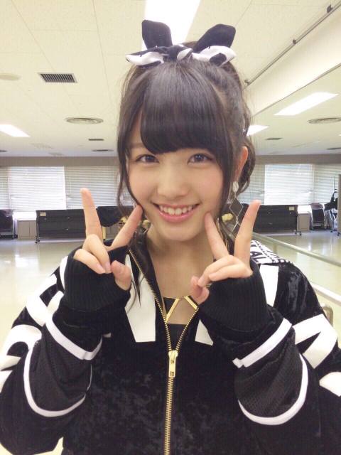 島崎遙香ひとりだけ水着じゃない…AKB48“神8”表紙の少年マガジンが話題