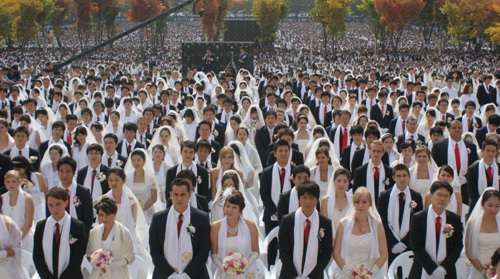 今の時代20代で結婚や出産は、もう古い?