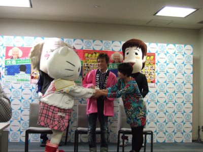 キャラクターのコラボ画像を貼るトピ