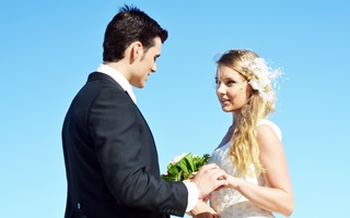 大人しい性格でも結婚した人!