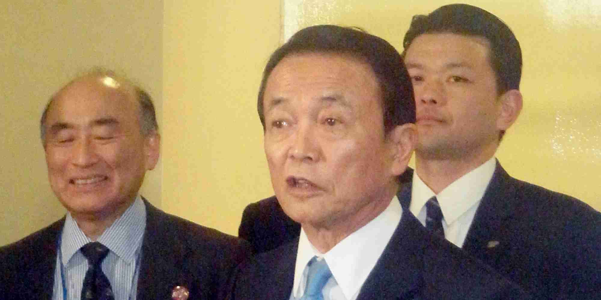 麻生太郎副総理、集団的自衛権をいじめに例える