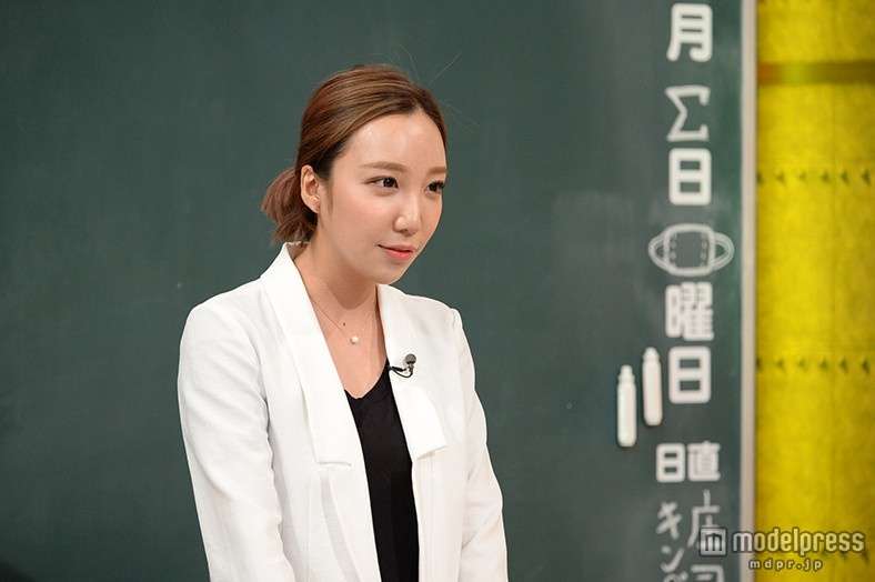 ざわちんがキャバ嬢に 胸元SEXY“キャバちん”に指名殺到