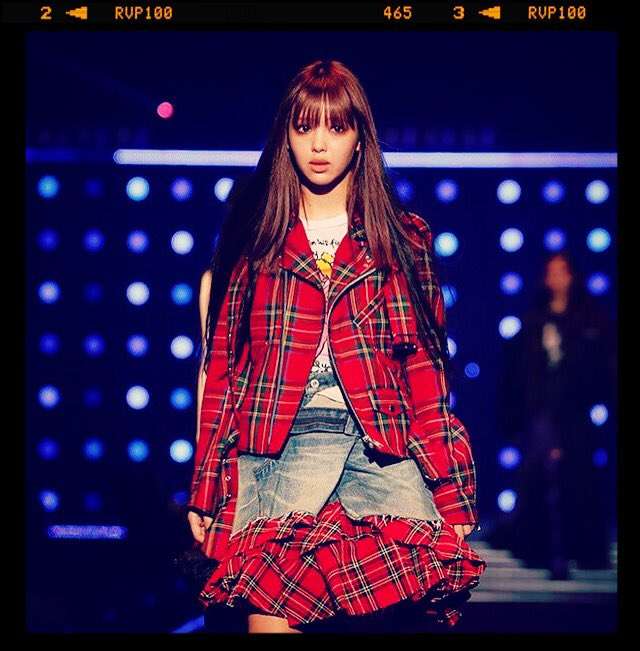 藤田ニコルが東京ガールズコレクションに出演 「別人」姿に観客騒然