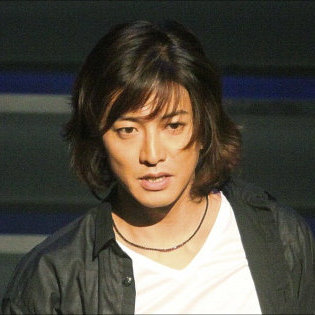 キムタク、ジャニーズ幹部就任後の年収は5千万円以上？ 関係者「挙手しただけで数百万円」