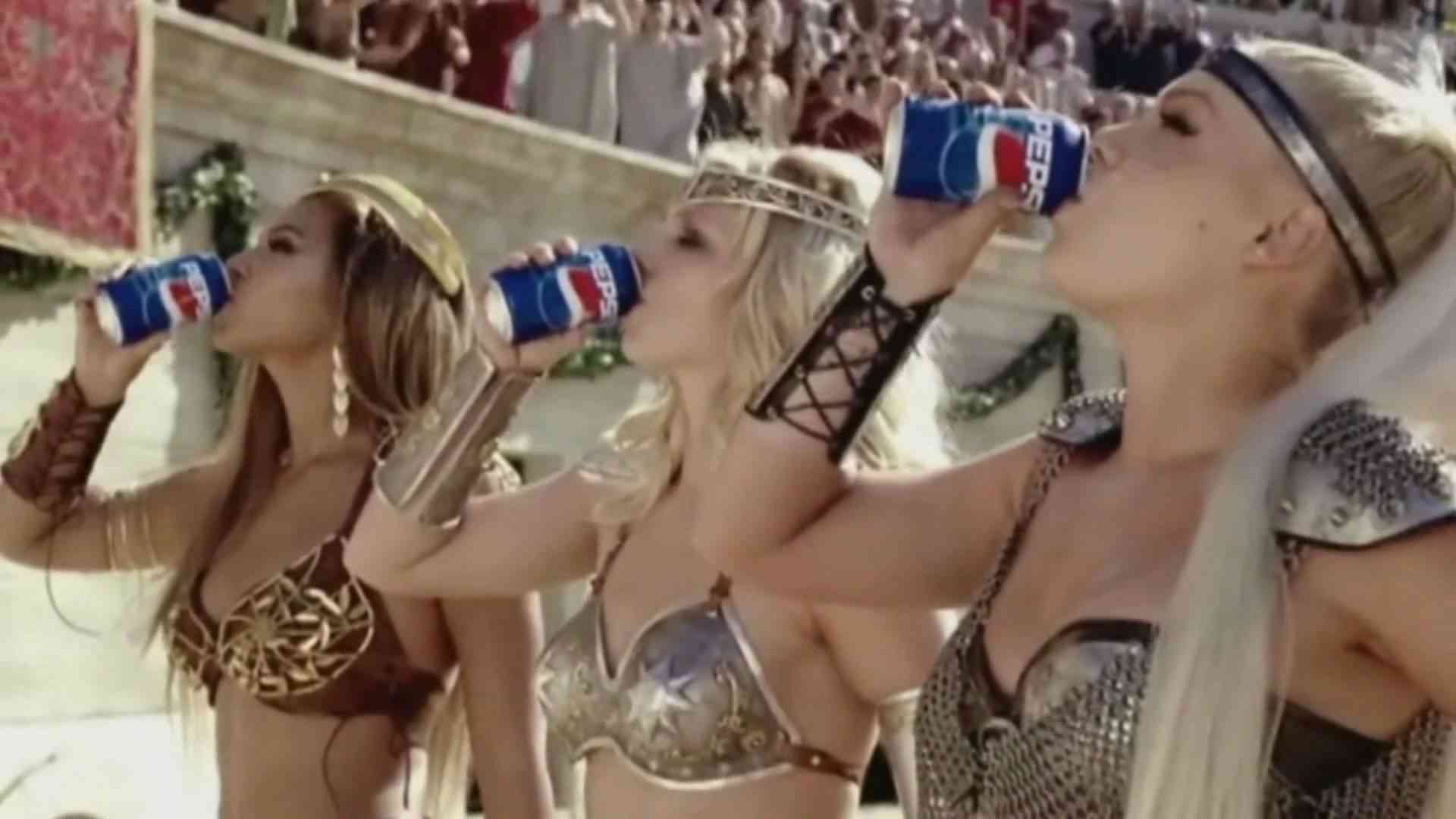 [HD] Britney Spears, Beyonce & Pink - We Will Rock You (Pepsi) - YouTube