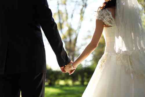 島袋寛子の結婚は成功するか？芸能界にも多い「年上妻」たち | まいじつ