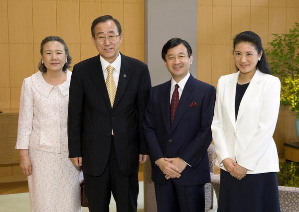 嫁ぐ日間もない小和田家のテーブルに、なぜわざわざ北朝鮮花　《転載自由》 - BBの覚醒記録。無知から来る親中親韓から離脱、日本人としての目覚めの記録。