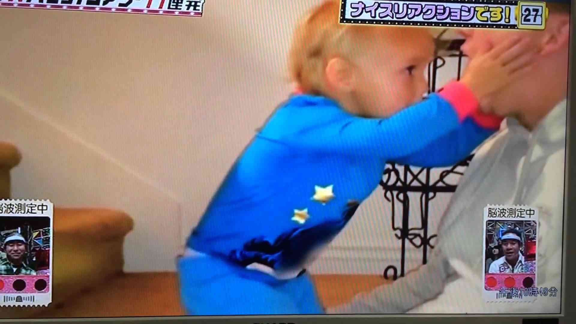 【面白動画】めちゃくちゃ可愛いリアクションの赤ちゃん！ - YouTube