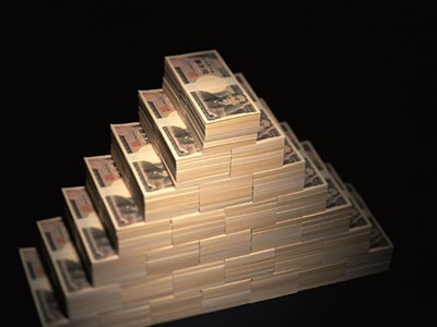 自分の貯金額と年齢