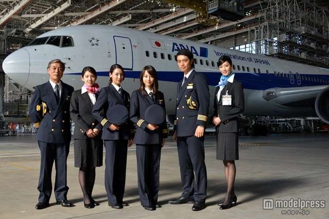 菜々緒、美髪・美脚・悪女は「私の名刺」