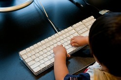 SNSで子供自慢、家族を不幸に