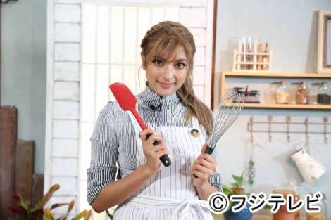 ローラ『めざましテレビ』で料理コーナー担当　裏の『MOCO'Sキッチン』は「ライバル」