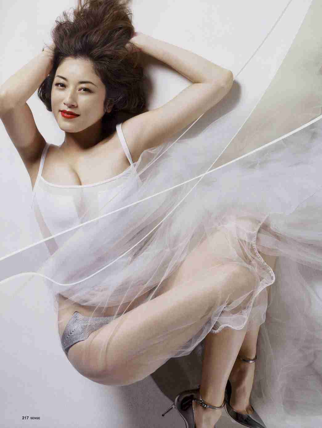 美人女優の笑顔の画像を貼るトピ