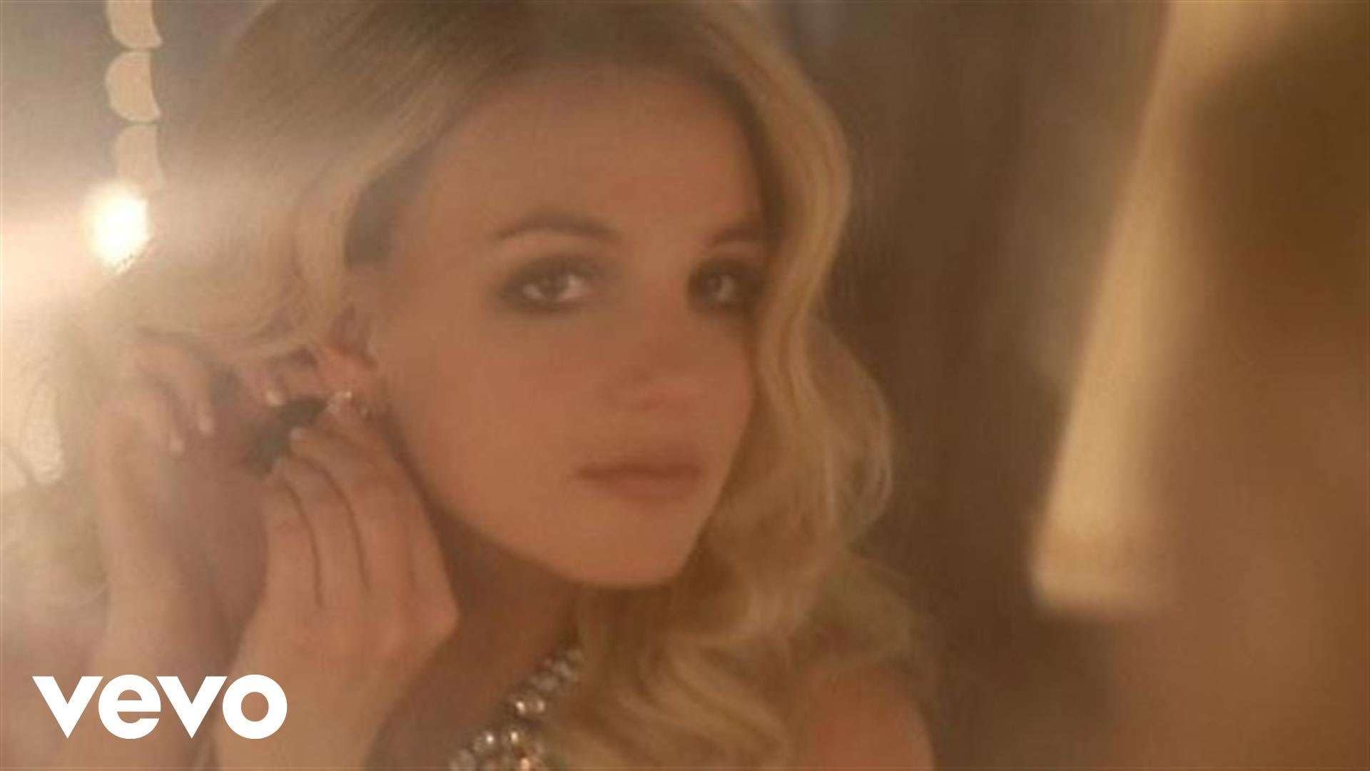 Britney Spears - Circus - YouTube